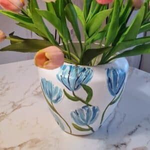 Tulpen op vaas/ blauw op wit